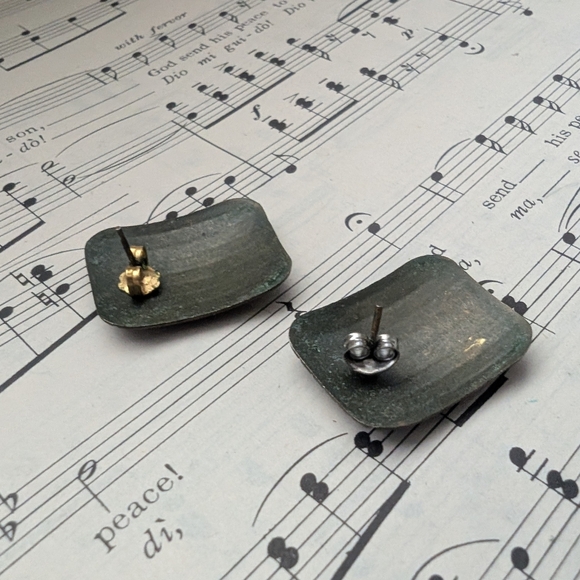 Vintage Metal Striped Earrings - Picture 6 of 7